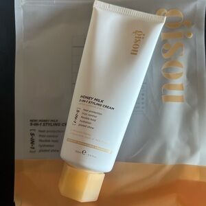 Gisou Honey Milk 5-in-1 Styling Cream